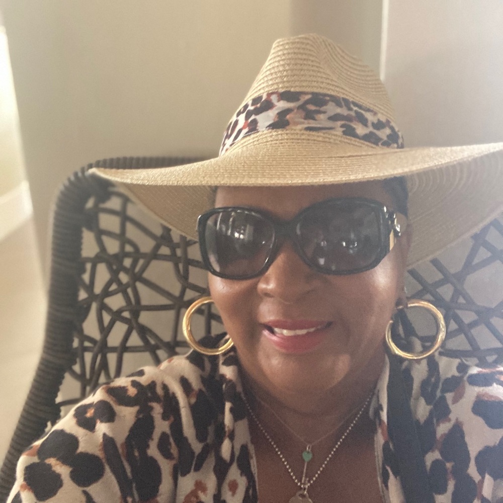 Meet your Posher, Rita